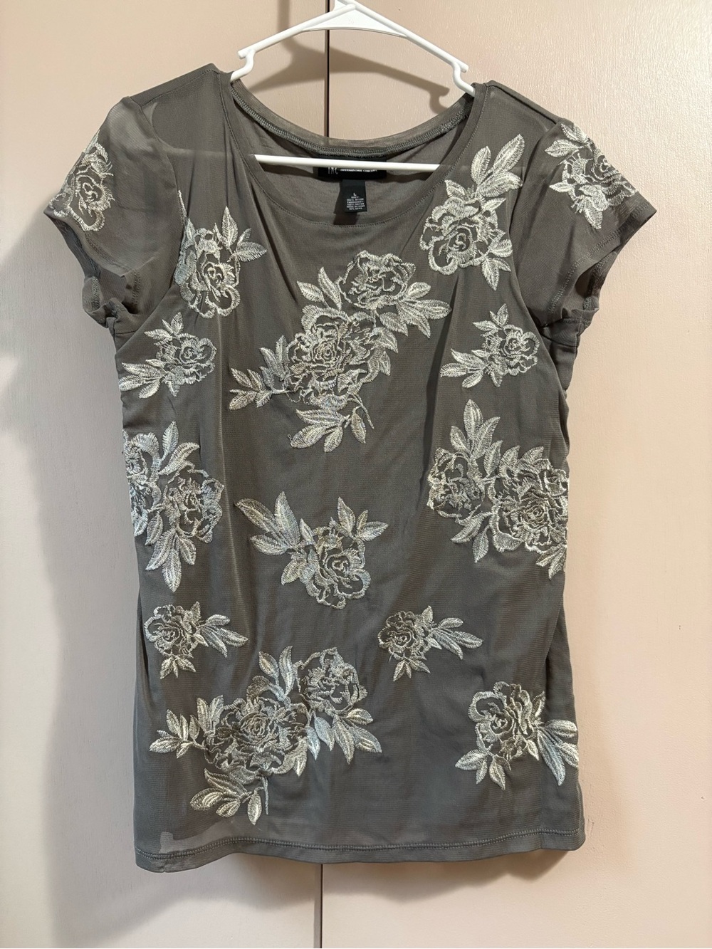 INC Floral Embroidered Short Sleeve Netting Tee Top - Gray on Gray Large